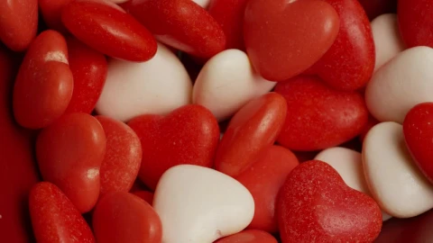 Stock Video Heart Shaped Candy Falling Animated Wallpaper - Free Live Wallpaper