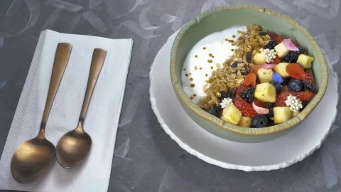 Stock Video Healthy Breakfast And Smoothie Animated Wallpaper - Free Live Wallpaper