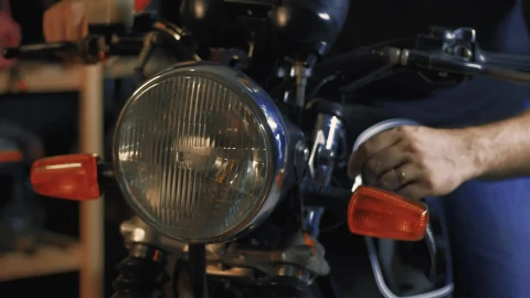 Stock Video Headlight Of A Motorcycle That Is Turned On By A Animated Wallpaper - Free Live Wallpaper