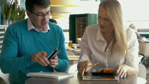 Stock Video Having A Working Lunch Animated Wallpaper - Free Live Wallpaper