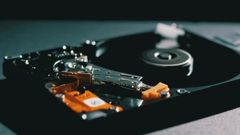 Stock Video Hard Disk Drive With A Spinning Platter Animated Wallpaper - Free Live Wallpaper
