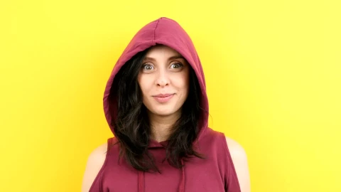 Stock Video Happy Urban Woman Takes Her Head Animated Wallpaper - Free Live Wallpaper