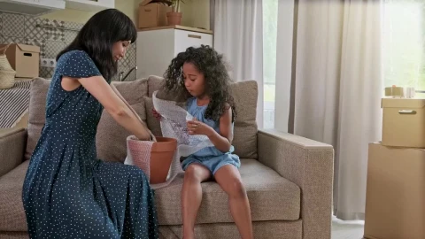 Stock Video Happy Mixed Ethnicity Mother And Daughter Animated Wallpaper - Free Live Wallpaper