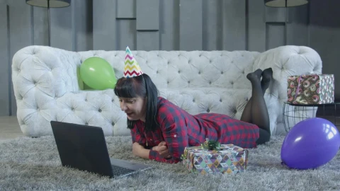 Stock Video Happy Lady Has A Computer Video Call Animated Wallpaper - Free Live Wallpaper