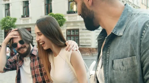Stock Video Happy Friends Walking Down The Street Animated Wallpaper - Free Live Wallpaper