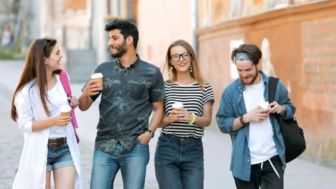 Stock Video Happy Friends Walk Down The Street While Talking Animated Wallpaper - Free Live Wallpaper