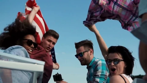 Stock Video Happy Friends Celebrating On A Boat Animated Wallpaper - Free Live Wallpaper