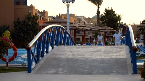 Stock Video Happy Family Running Across A Bridge Animated Wallpaper - Free Live Wallpaper