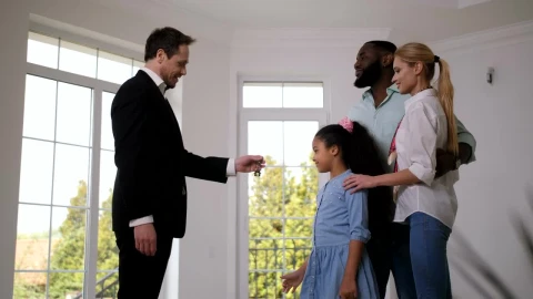 Stock Video Happy Family Purchase A New House Animated Wallpaper - Free Live Wallpaper