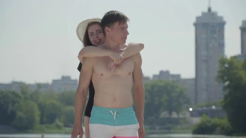 Stock Video Happy Couple On Their Vacation Animated Wallpaper - Free Live Wallpaper