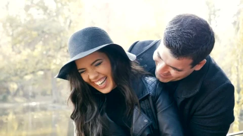 Stock Video Happy Couple Hugging In The Park Animated Wallpaper - Free Live Wallpaper