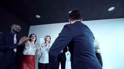 Stock Video Happy Business Team Cheering And Clapping Animated Wallpaper - Free Live Wallpaper