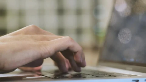 Stock Video Hands Typing On A Laptop Animated Wallpaper - Free Live Wallpaper