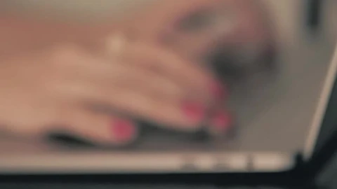 Stock Video Hands Of A Woman Typing On A Laptop Animated Wallpaper - Free Live Wallpaper
