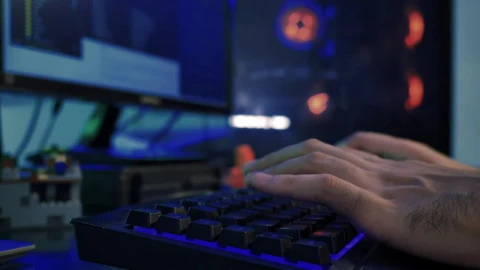 Stock Video Hands Of A Programmer Working On His Computer Animated Wallpaper - Free Live Wallpaper