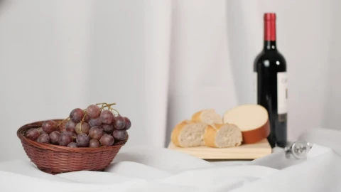 Stock Video Hands Of A Couple Toasting With Wine Animated Wallpaper - Free Live Wallpaper