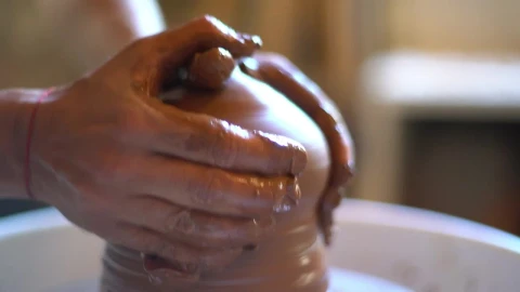 Stock Video Hands Of A Ceramic Artist Molding The Clay Animated Wallpaper - Free Live Wallpaper