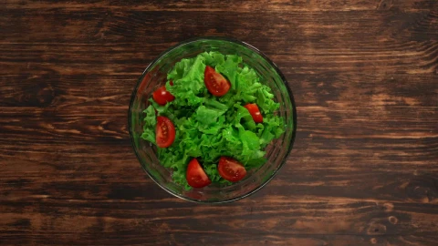 Stock Video Hands Mixing A Lettuce Salad Animated Wallpaper - Free Live Wallpaper
