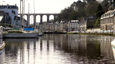 Stock Video Landscape Of Bridge Buildings Boats And Canal Animated Wallpaper - Free Live Wallpaper