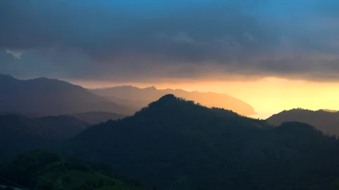 Stock Video Landscape Of A Sunrise In The Mountain Forest Animated Wallpaper - Free Live Wallpaper