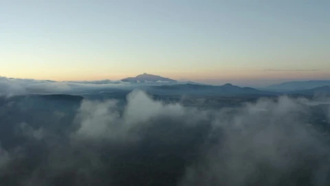 Stock Video Landscape From The Top Of A Cloudy Mountain Range Animated Wallpaper - Free Live Wallpaper