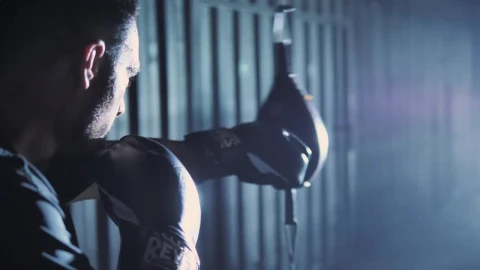 Stock Video Man Hitting A Punching Ball Animated Wallpaper - Free Live Wallpaper