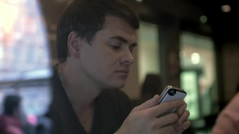 Stock Video Man Getting Bad News By Text Animated Wallpaper - Free Live Wallpaper