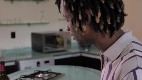 Stock Video Man Eating Salad With His Girlfriend Animated Wallpaper - Free Live Wallpaper