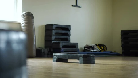 Stock Video Man Doing Push Ups In The Gym Animated Wallpaper - Free Live Wallpaper