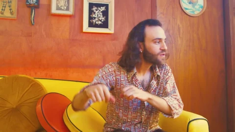 Stock Video Man Dancing On A Sofa With Old Fashioned Style Animated Wallpaper - Free Live Wallpaper