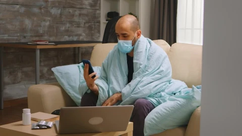 Stock Video Man Asks For Coronavirus Diagnosis On Video Call Animated Wallpaper - Free Live Wallpaper