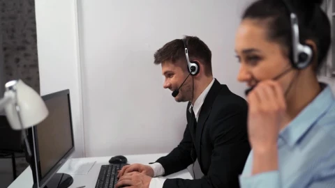 Stock Video Man And Woman Working In A Call Center Animated Wallpaper - Free Live Wallpaper