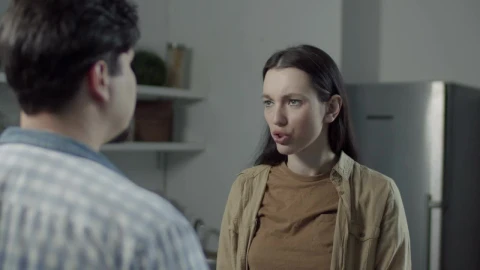 Stock Video Man And Woman Arguing Aggressively Animated Wallpaper - Free Live Wallpaper