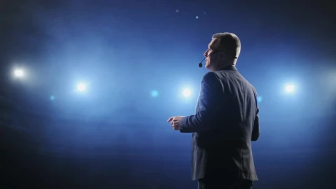Stock Video Male Speaker Giving A Talk At A Stage Animated Wallpaper - Free Live Wallpaper