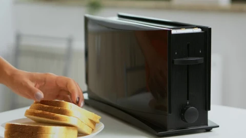 Stock Video Making Toast For Breakfast Animated Wallpaper - Free Live Wallpaper