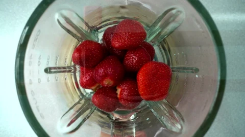 Stock Video Making A Strawberry Smoothie Animated Wallpaper - Free Live Wallpaper
