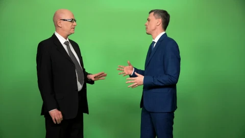 Stock Video Making A Business Deal With Green Screen Behind Animated Wallpaper - Free Live Wallpaper
