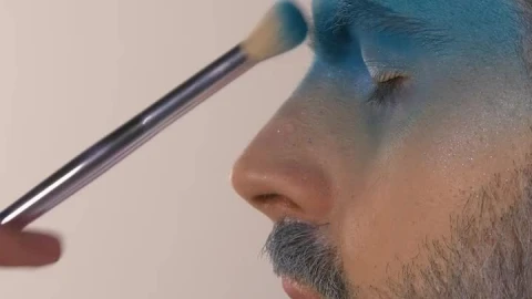Stock Video Makeup Artist Working On The Face Of A Fashion Model Animated Wallpaper - Free Live Wallpaper