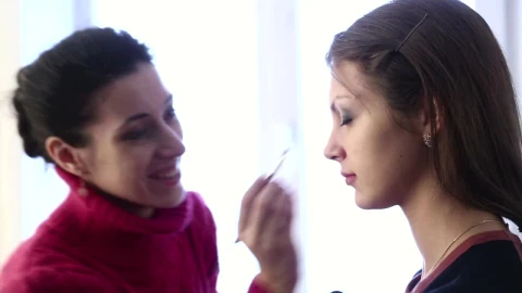 Stock Video Makeup Artist Working On A Woman Face Animated Wallpaper - Free Live Wallpaper