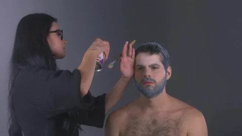 Stock Video Makeup Artist Working On A Winter Makeup Animated Wallpaper - Free Live Wallpaper