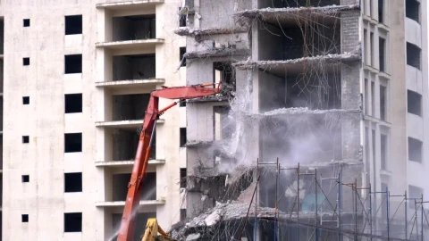 Stock Video Machine Cranes Destroying A Concrete Building Animated Wallpaper - Free Live Wallpaper