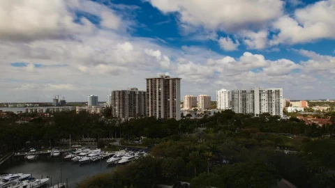 Stock Video Low Clouds Over Miami Animated Wallpaper - Free Live Wallpaper