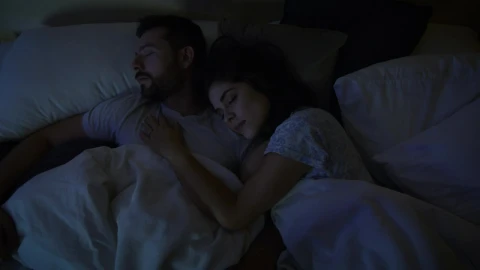 Stock Video Loving Couple Sleeping Together At Night Animated Wallpaper - Free Live Wallpaper