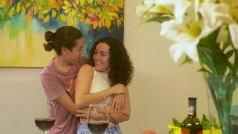 Stock Video Loving Couple Embracing Romantically Animated Wallpaper - Free Live Wallpaper