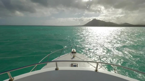Stock Video Looking Out From The Top Of A Boat Animated Wallpaper - Free Live Wallpaper