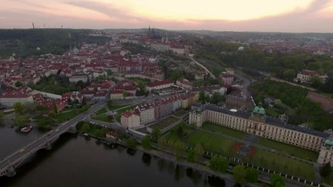 Stock Video Looking Out Across Prague Animated Wallpaper - Free Live Wallpaper