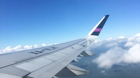 Stock Video Looking At The Sky From The Window Of An Airplane Animated Wallpaper - Free Live Wallpaper