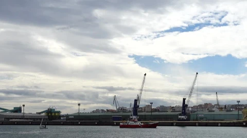 Stock Video Looking Across A Port On A Cloudy Day Animated Wallpaper - Free Live Wallpaper