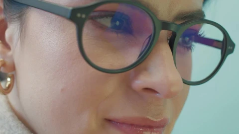 Stock Video Look Of A Woman Working On Her Computer Animated Wallpaper - Free Live Wallpaper
