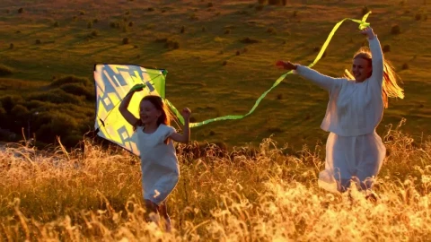 Stock Video Mother With Her Daughter Running On The Hill With Animated Wallpaper - Free Live Wallpaper